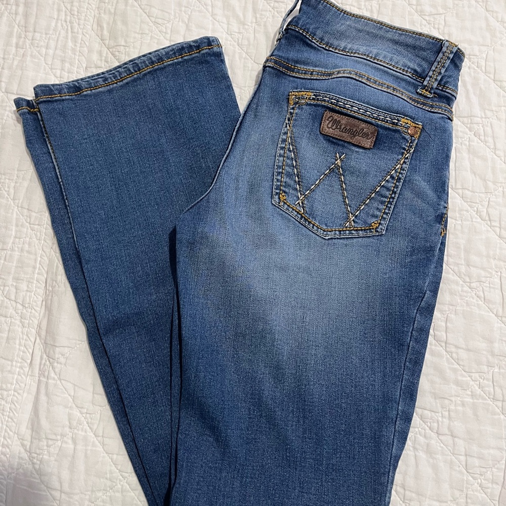 Wrangler Retro Women’s Mae Mid Rise Boot Cut 5/6 Dark Wash Jeans